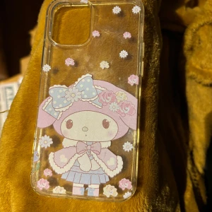 My Melody iphone skal - Passar en iphone 15 men knapparna blir misaligned. Minns int vilken iphone den är för