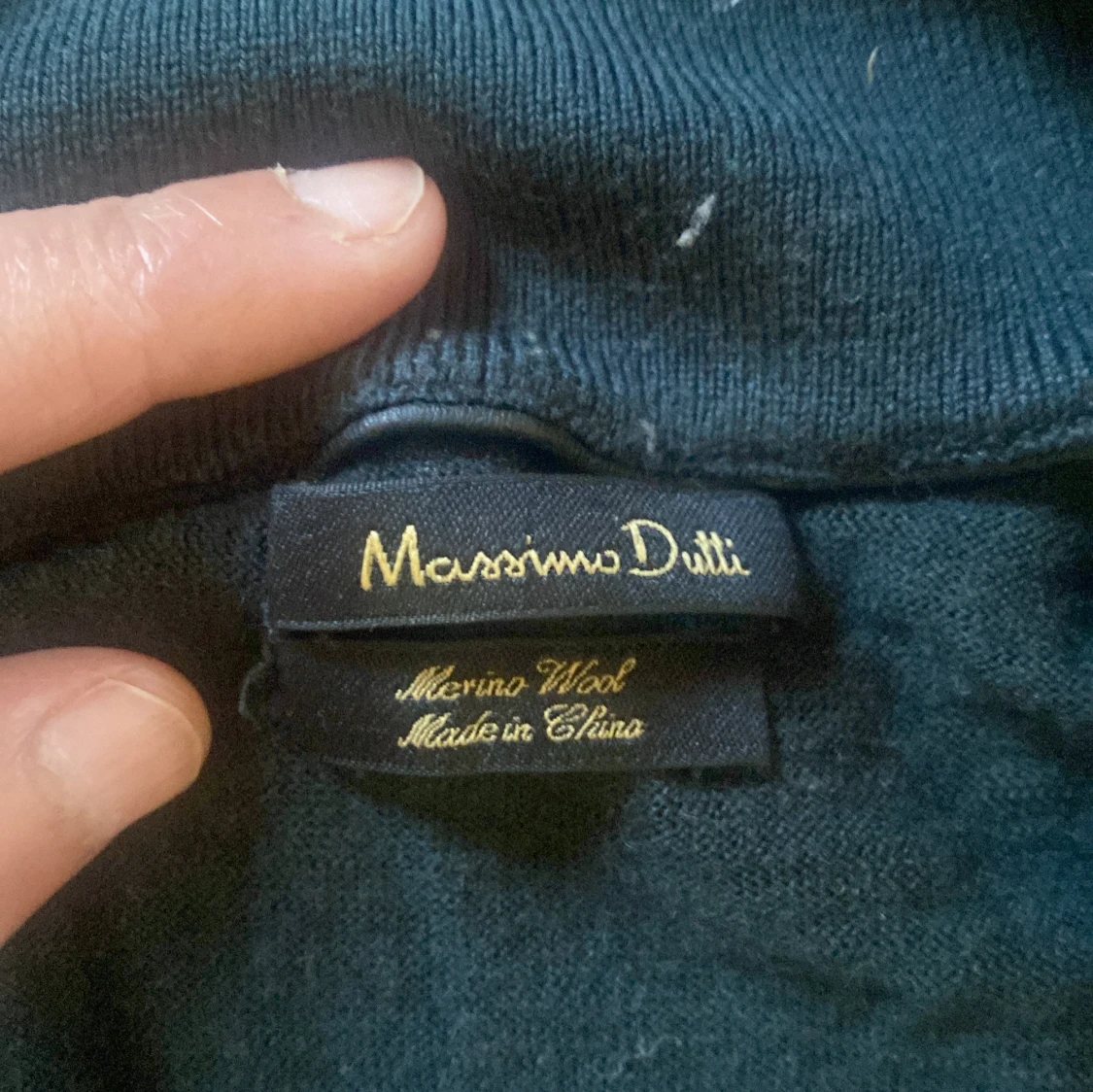 Mörkblå merinoulltröja från Massimo Dutti - 91