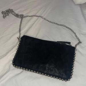 Axelväska Zara - Axelväska från zara 