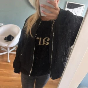 Svart bomberjacka  - Aldrig använd 