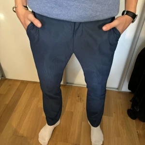 Golfbyxor callaway💸 - Sköna golfbyxor från Callaway. Perfekt för en golf runda men passar även för andra aktiviteter. Inga defekter. Storlek M