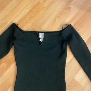 Mörkgrön tröja - Jättefin mörkgrön tröja från hm i mycket fint skick💗
