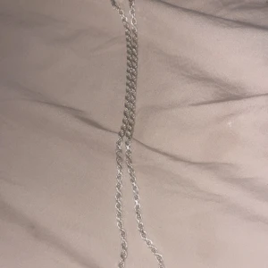 Cordell kjedja  - Säljer Cordell kjedja  Har haft den i tre månader köpte den för 1500 men säljer för billigt vill bli av med den snabbt 