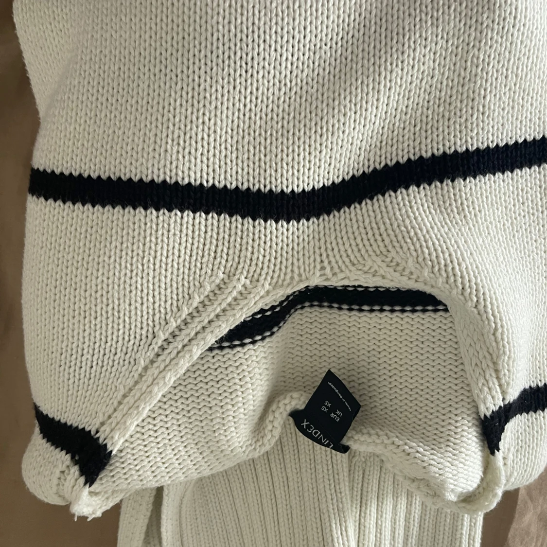 Snygg randig tröja från Lindex i storlek XS/S