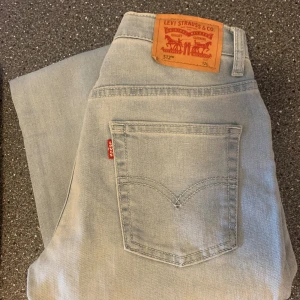 Levis 512 stl 152 - Levis jeans modell 512 som nya.Stl 152