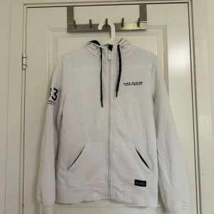 Race Marine kofta - Skön och snygg kofta från varumärket Race Marine. Inga skador.