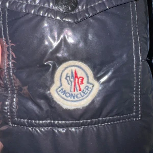Moncler maya  - Storlek M, är i bra skick 