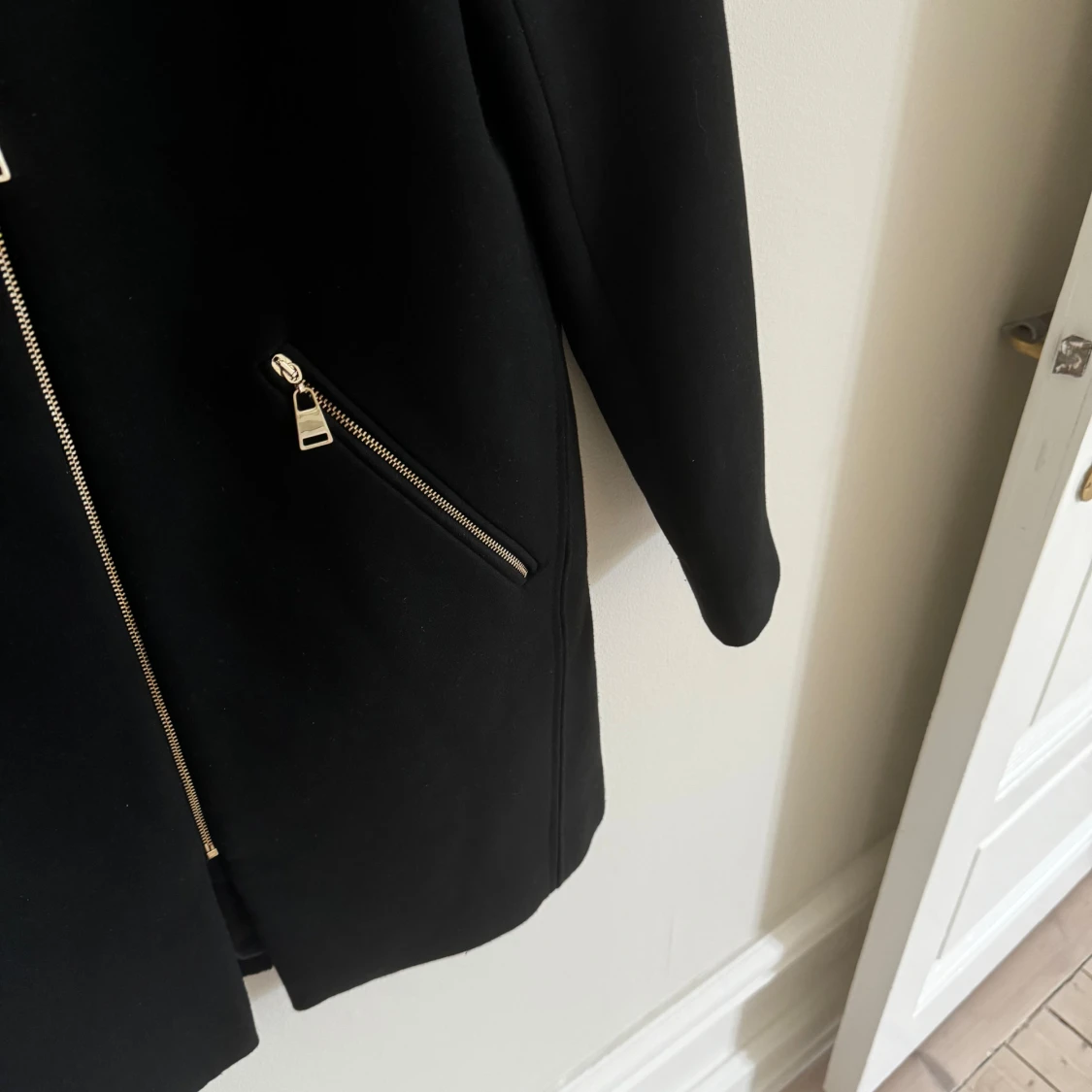 Svart kappa Zara  - 91