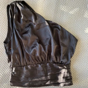 Festtopp - Söt topp ifrån Gina tricot! 