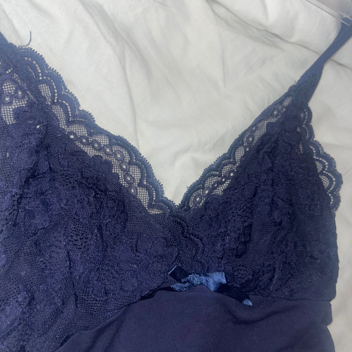 Mörkblått spetslinne xs - 90