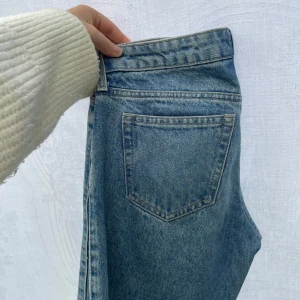 Jeans weekday  - Jeans från weekday i modellen arrow. Fint skick, storlek w 26 L 30✌️👖💕