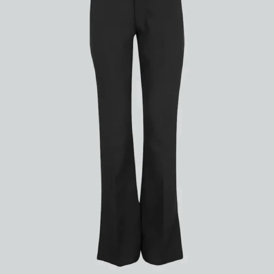 Svarta kostymbyxor  - 90