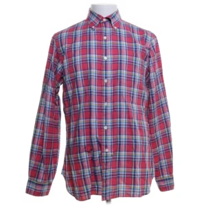 Polo Skjorta - En unik och snygg Polo Ralph Lauren skjorta i 100% bomull. Produkten är i mycket bra skick(8/10). Passar både till fina och avslappnade event. Hör av er vid frågor, priset är förhandlingsbart!