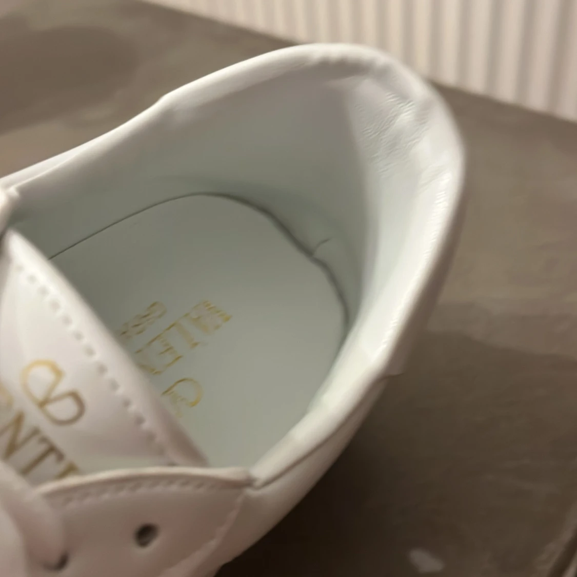 Vita sneakers från Valentino Garavani - 90