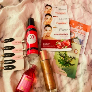Skönhet  - Gott och blandat!🤩Revolution body glow mer än halva kvar, 100ml❤️Sea mist nästan full❤️brun utan sol halva flaskan kvar❤️8stycken hårklämmor❤️4 ansiktsmasker och 1 hårmask❤️allting för 90kr 