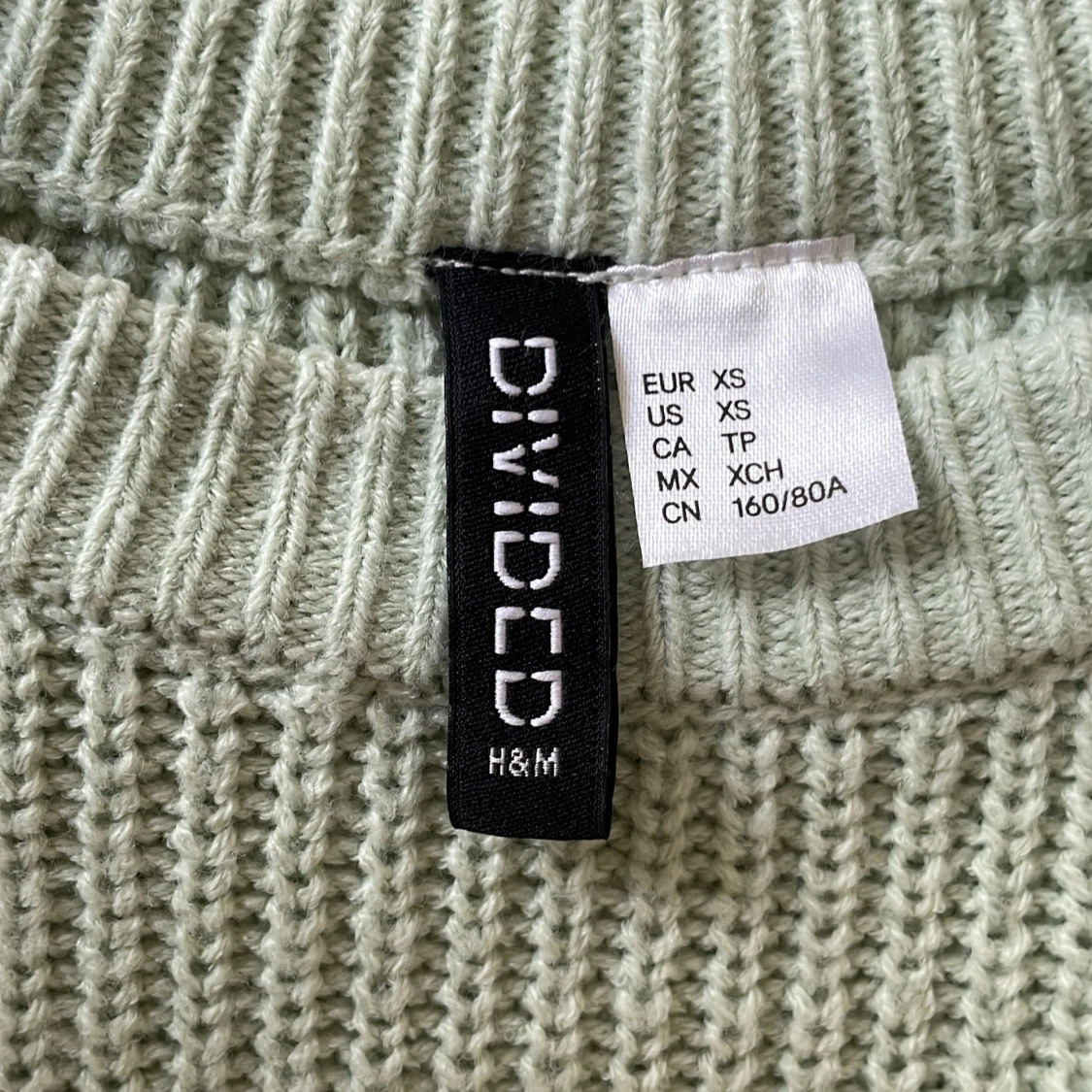 Ljusgrön stickad croppad tröja - 93