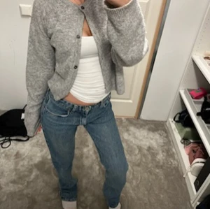 Zara jeans - Jättesöta lite baggy jeans från Zara 🌸 Sparsamt använda 