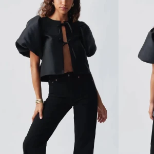 Puffärmar blus - Liknande den på dem två första bilder,Svin snygg svart blus med puffärmar, använd några gånger men fortfarande i väldigt bra skick (skriv om ni vill ha egna bilder på den) Går att ha både fram och bak