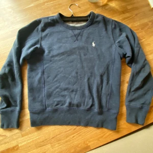 Polo Ralph Lauren Tröja - Säljer en polo tröja i st xs. Passar för dig som är 150-165