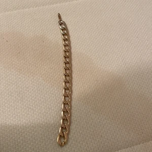 Armband guld - Arm band för både men eller kvinnor  SÄLJER BARA T GÖTEBORGS OMRÅDET. tar ej ansvar för fraktens krångel