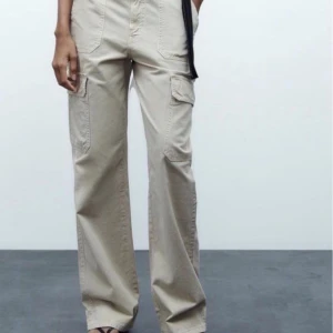 Zara cargo pants - Zara cargo pants, beige🌸  size 36 New with tags 