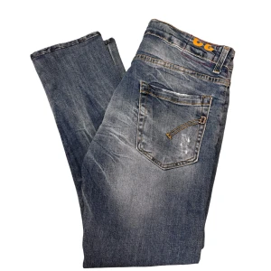 Dondup Jeans - Dondup Jeans. Modell: George. Size: 32 (passar 175cm - 181cm)  Skick: 10/10