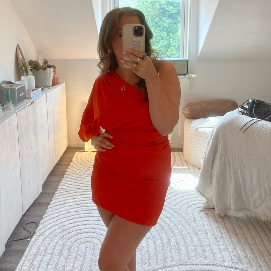 One shoulder klänning