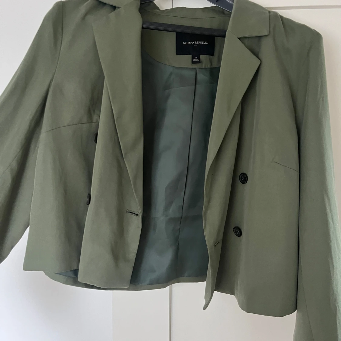 Olivgrön kavaj från Banana Republic