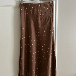 Brun kjol - Brun kjol från InWear knappt använd💕