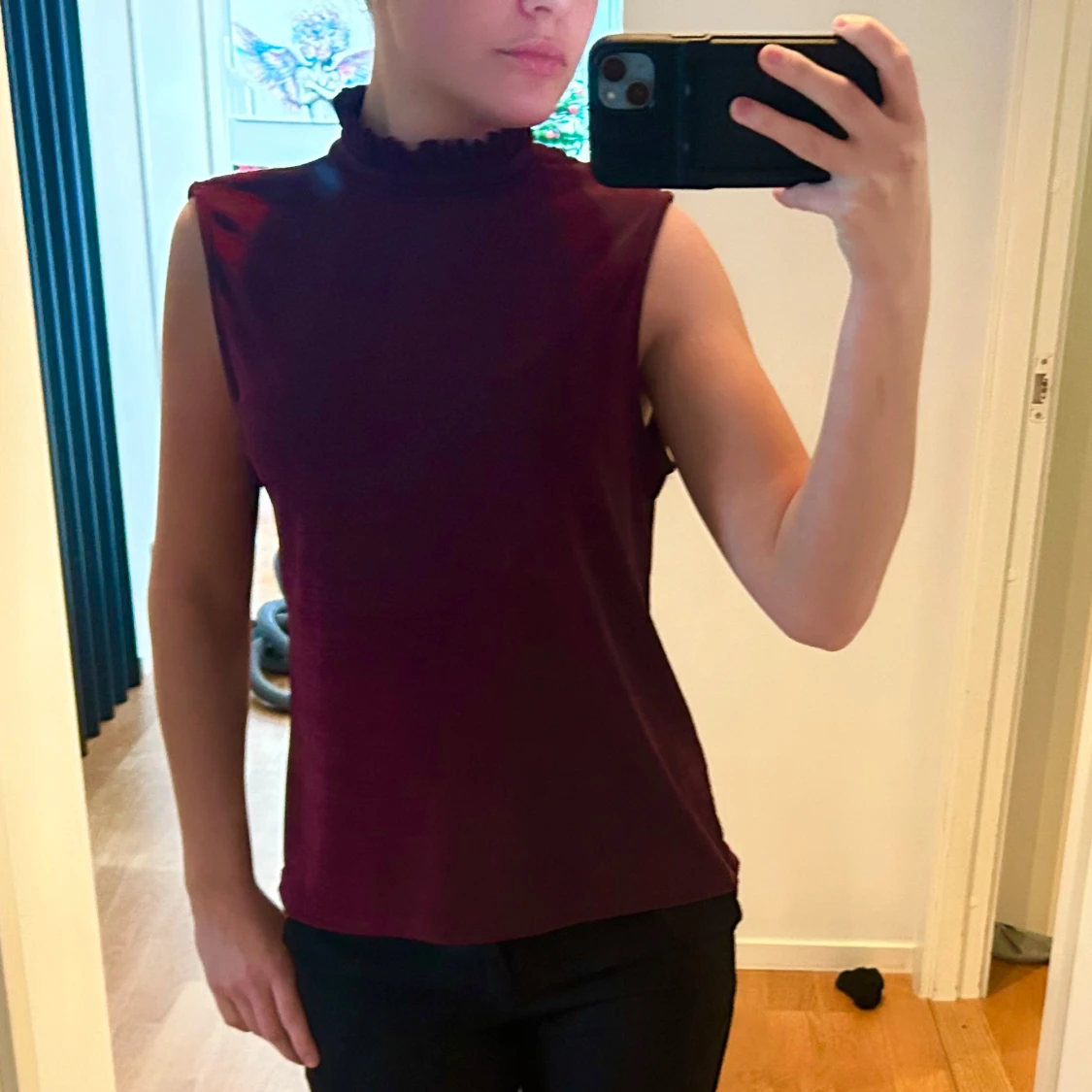 Vinröd ärmlös topp