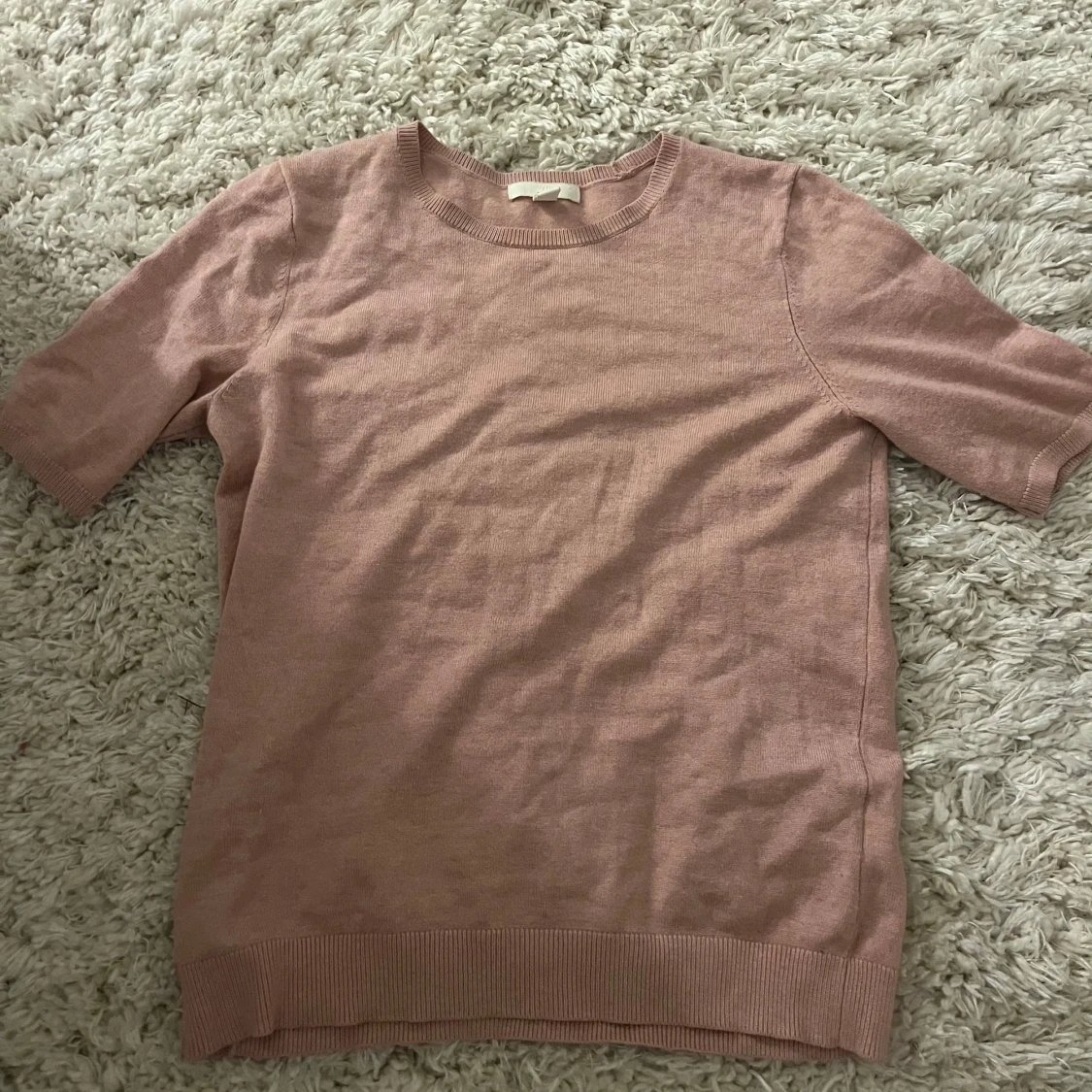 Rosa stickad T-shirt  - 90