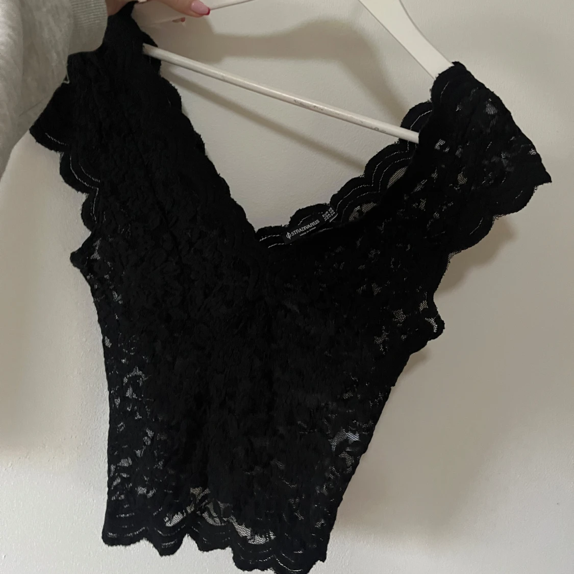 Svart spetslinne från Stradivarius