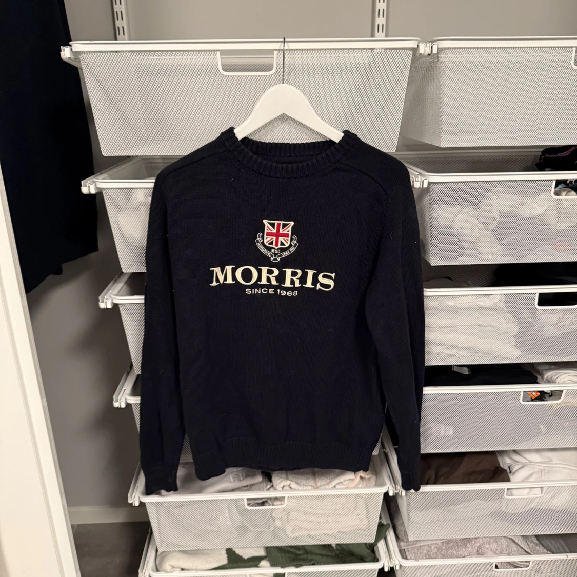Mörkblå tröja från Morris