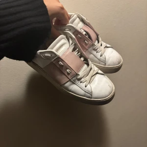 Valentino skor - Säljer mina fina valentino skor💕 
