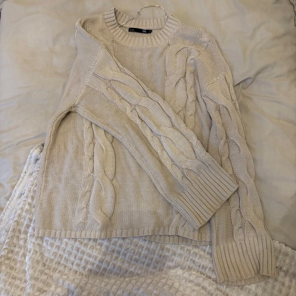 Beige stickad tröja från 157 - 91