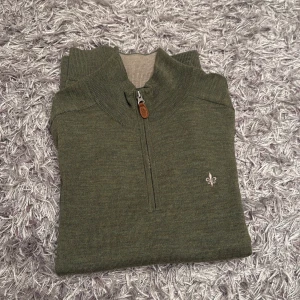 Morris half zip - Säljer nu min Morris half zip pågrund av att den inte kommer till någon användning längre. Har du den minst funderingen så är de bara att fråga. ( vid en snabb affär kan priset diskuteras)