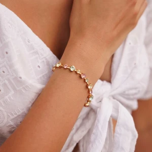 Caroline Svedbom armband - ”Calanthe summer combo” armband från Caroline Svedbom🩷💚💛 Använt väldigt sällan så det är i superbra skick!