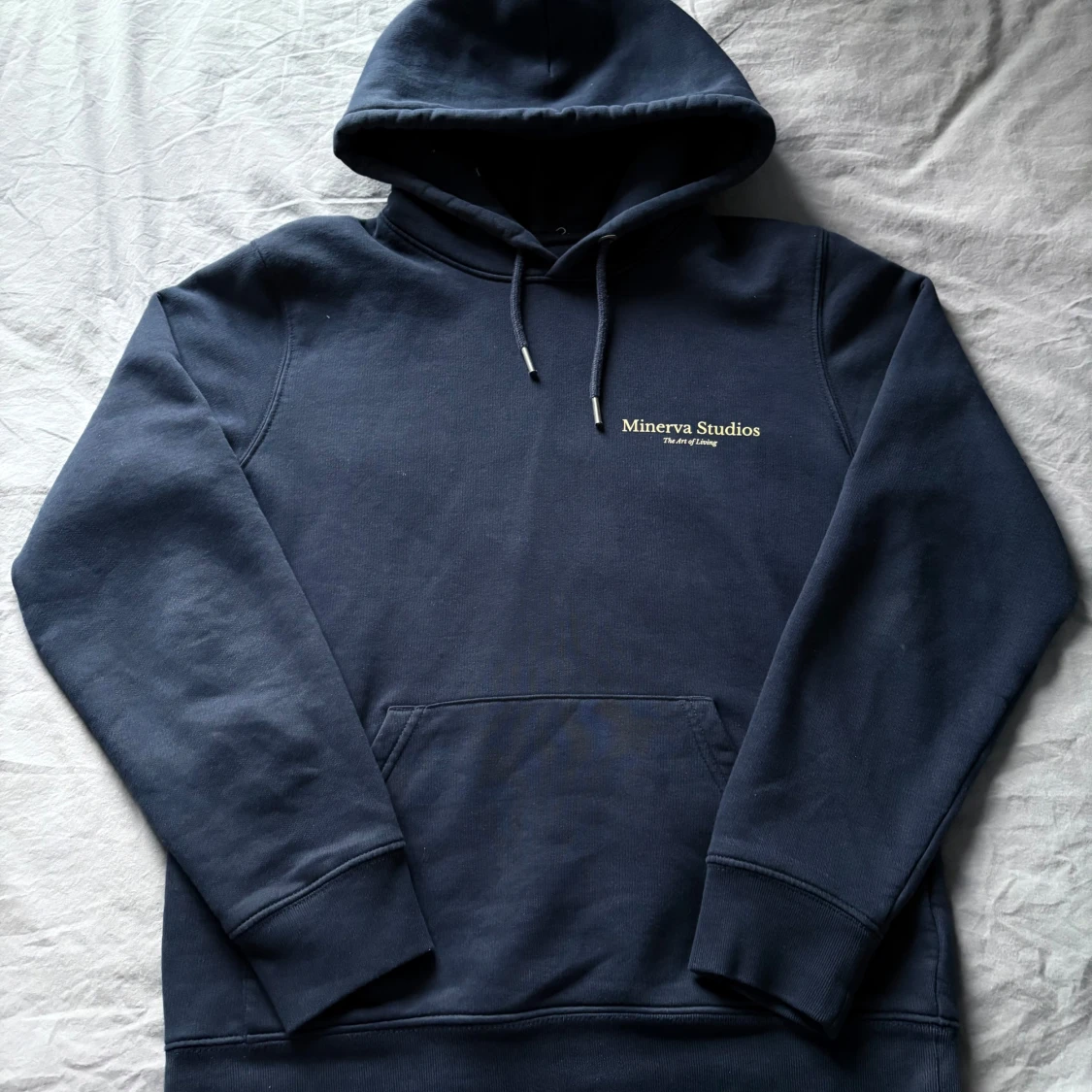 Mörkblå hoodie från Minerva Studios - 90