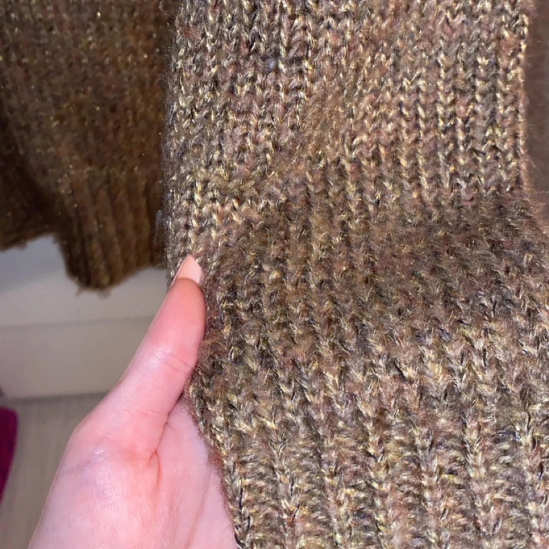 Guldig tjocktröja  - 91