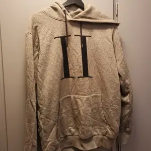 Grå les deux hoodie  Använder inte längre    Pris går att diskutera 