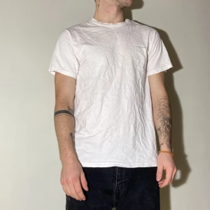 Former Tshirt  - Tshirt från Austin Gilette, bra kvalite. Köparen står för frakt 