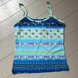 Mesh linne - Jätte fint vintage mesh linne köpt på humana, aldrig använd!