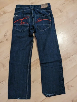 Baggyjeans från Enyse - Fräcka Baggyjeans från Enyse 