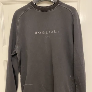 Boglioli sweater  - Mycket bra skick! Endast använda ett fåtal gånger!  Ord. Pris: 2700kr