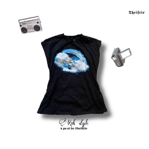 Y2k topp~ - Aldrig använd! <3 jätte snygg med low waist jeans och converse! 