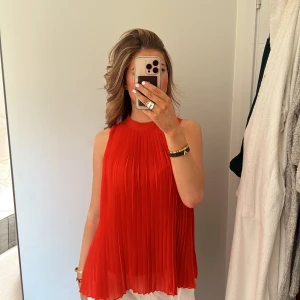 fest tröja - säljer denna fina blusen i underbar färg!