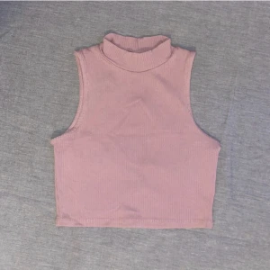 Rosa linne - Typ smutsrosa linne, använd fåtal gånger och i gott skick! 💕