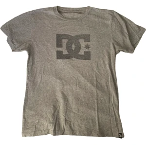 DC T-Shirt - .