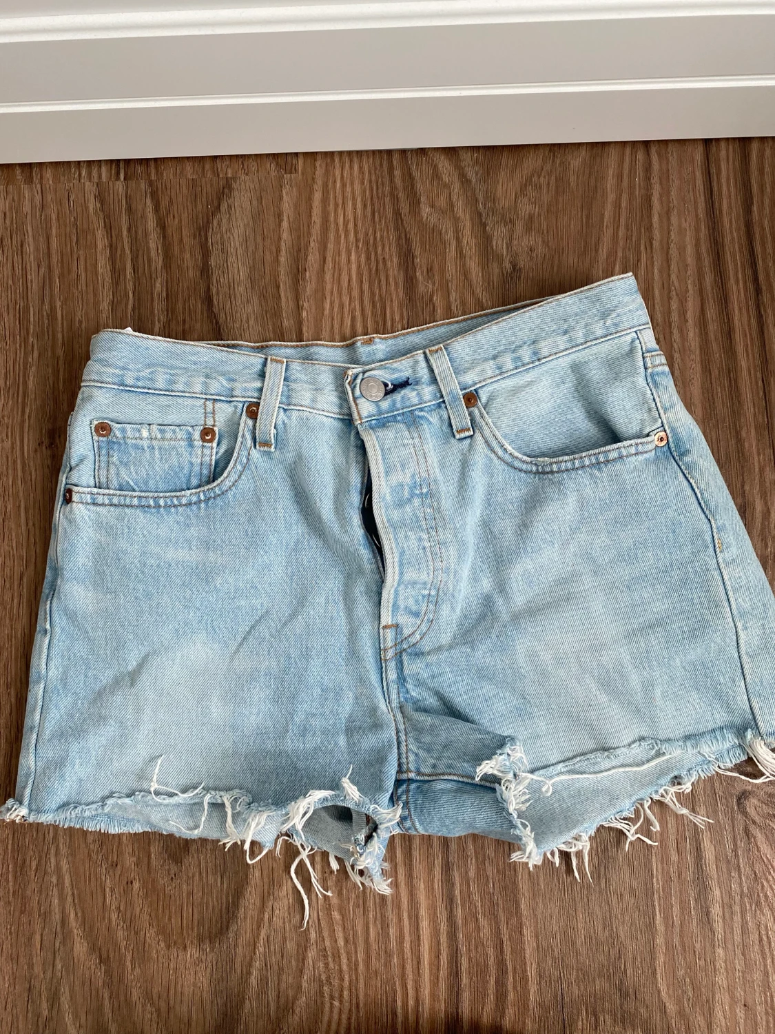 Levi’s shorts  - 90