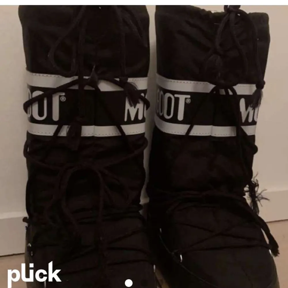 Hej säljer mina boots har haft mina moonbots i cirka 2 år, de kmr ej till användning. pris kan diskuteras💕. Skor.